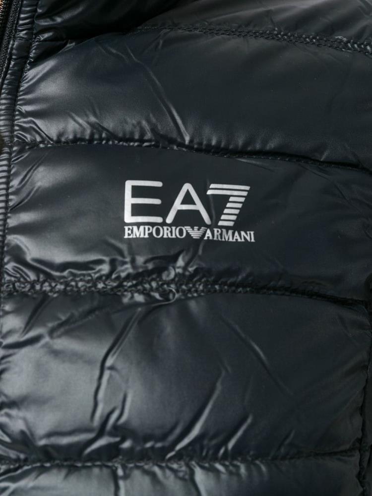 Due Regeneration Derive Beste Armani Jakke 2023 - Ea7 Emporio Armani Logo Print Puffer Jacket Dame  Svarte